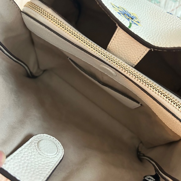 Kate Spade Knott Tulip Toss Embellished Medium Crossbody Tote KB282 White & Pink - Picture 9 of 16